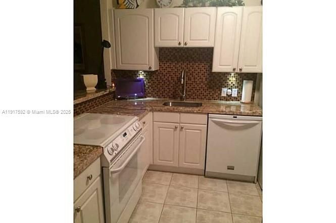 待售: $204,000 (1 贝兹, 1 浴室, 741 平方英尺)