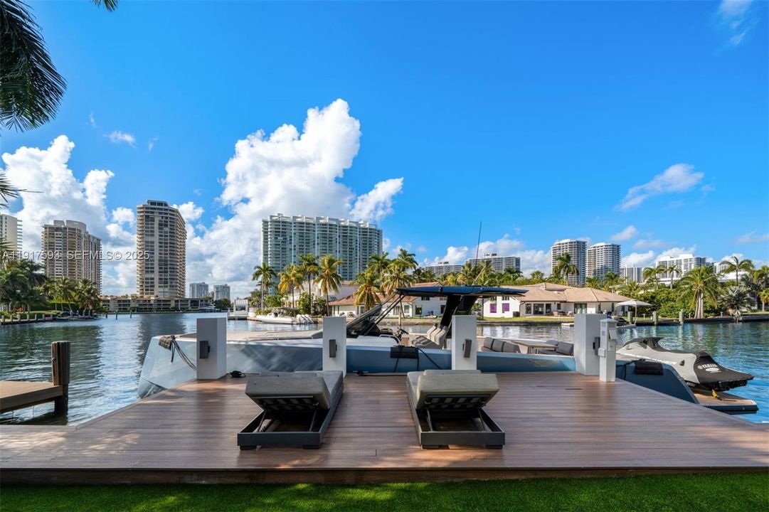 For Sale: $16,900,000 (6 beds, 6 baths, 5660 Square Feet)