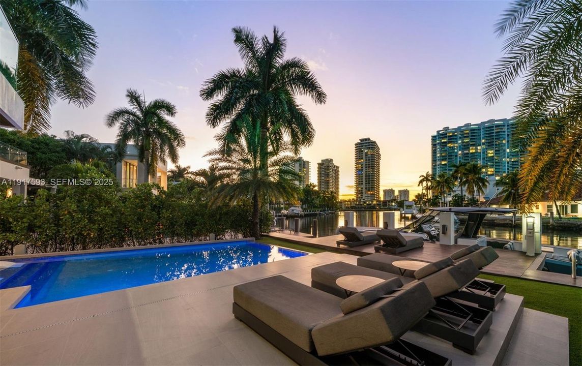 For Sale: $16,900,000 (6 beds, 6 baths, 5660 Square Feet)