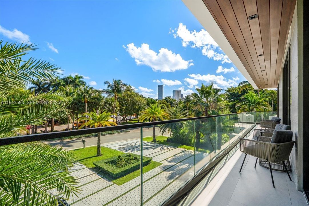 For Sale: $16,900,000 (6 beds, 6 baths, 5660 Square Feet)