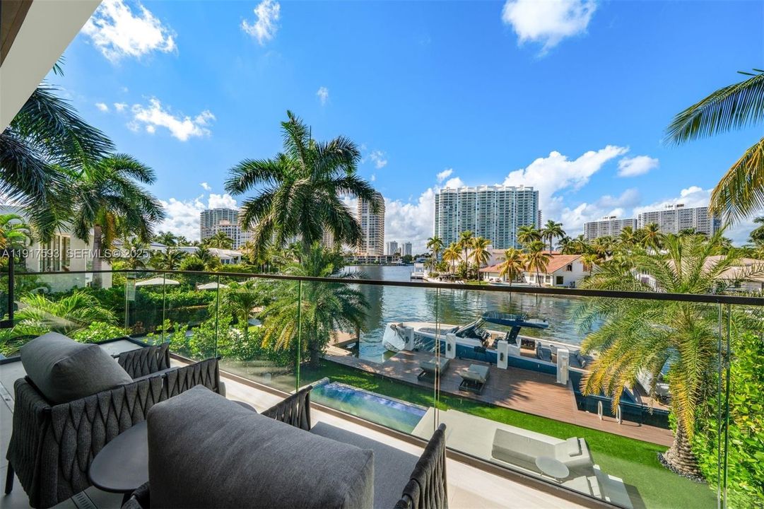 For Sale: $16,900,000 (6 beds, 6 baths, 5660 Square Feet)