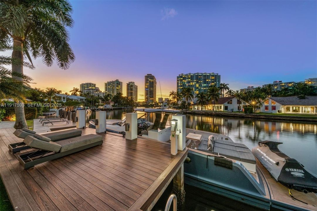 For Sale: $16,900,000 (6 beds, 6 baths, 5660 Square Feet)