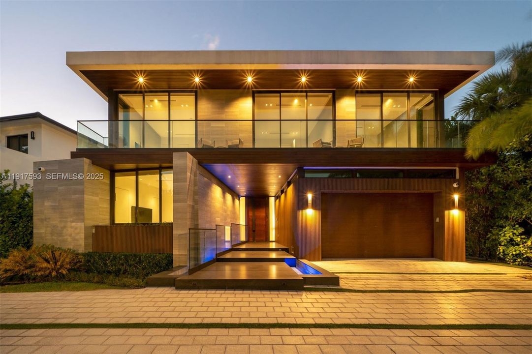 For Sale: $16,900,000 (6 beds, 6 baths, 5660 Square Feet)