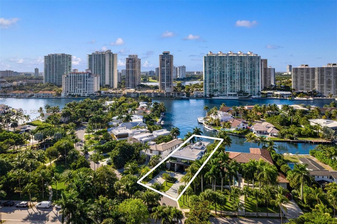 For Sale: $16,900,000 (6 beds, 6 baths, 5660 Square Feet)