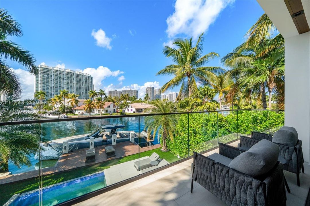 For Sale: $16,900,000 (6 beds, 6 baths, 5660 Square Feet)