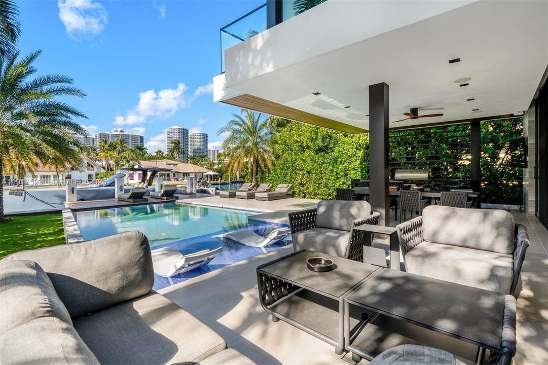 For Sale: $16,900,000 (6 beds, 6 baths, 5660 Square Feet)