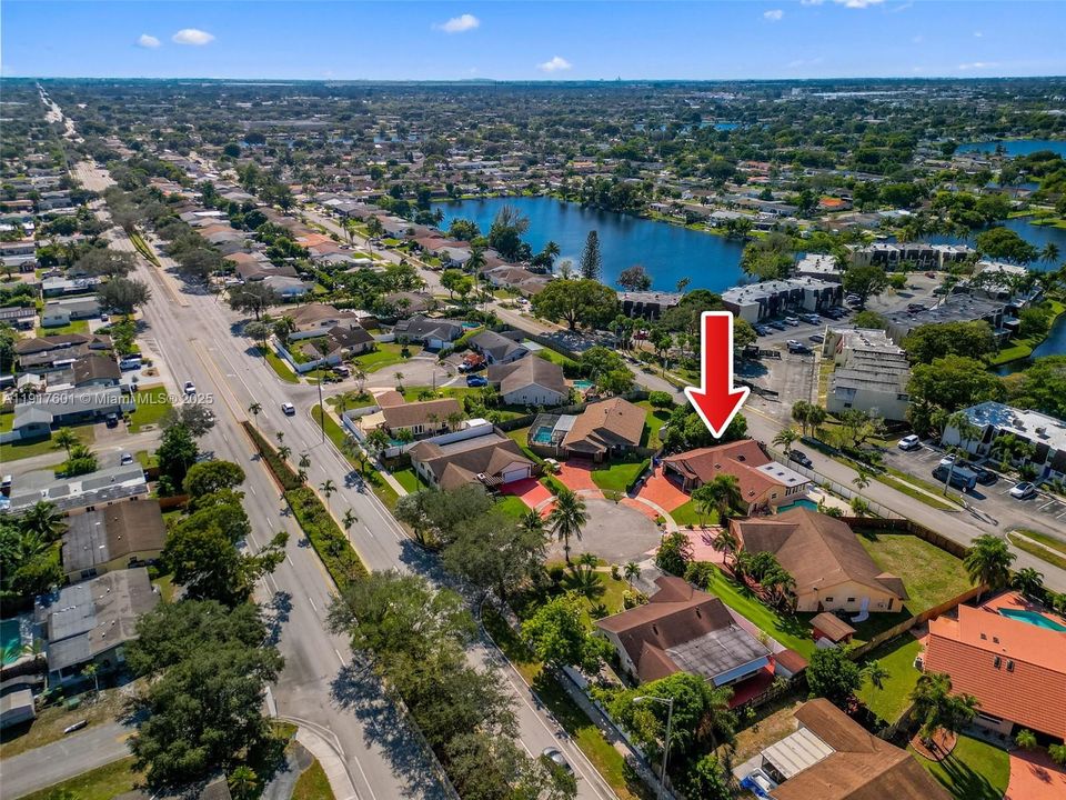 待售: $710,000 (4 贝兹, 2 浴室, 1865 平方英尺)