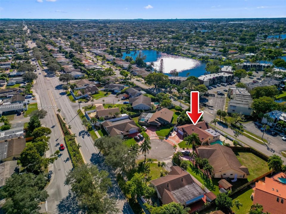 待售: $710,000 (4 贝兹, 2 浴室, 1865 平方英尺)