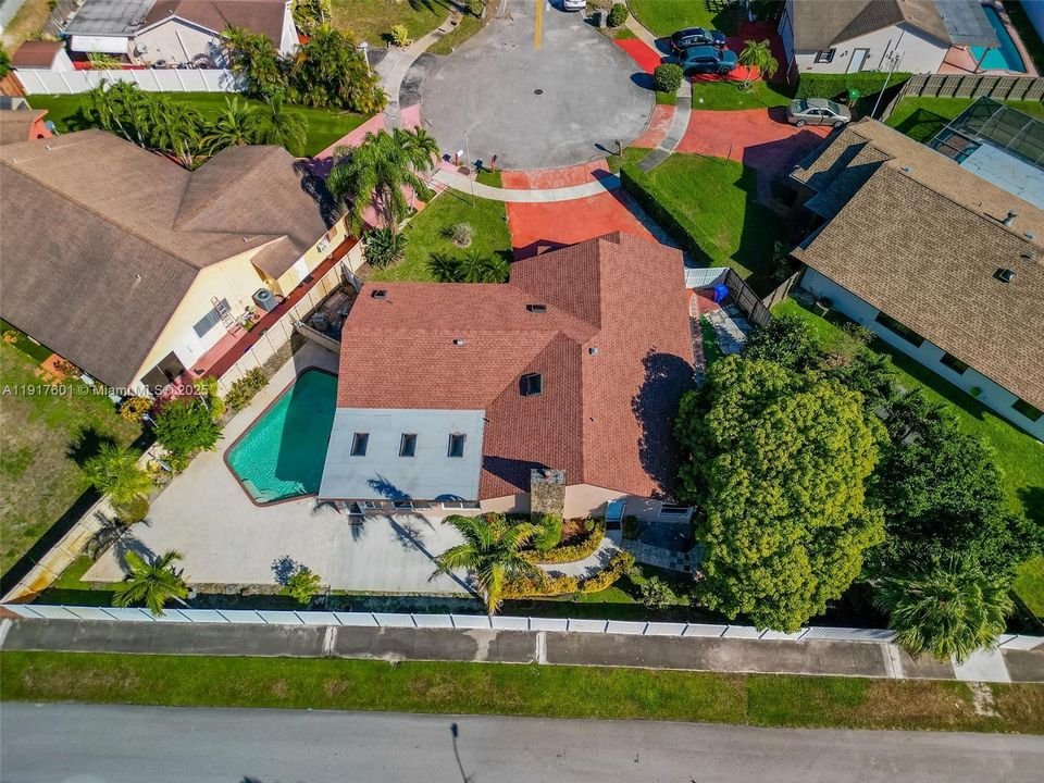 待售: $710,000 (4 贝兹, 2 浴室, 1865 平方英尺)