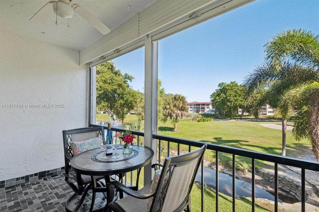 待售: $229,000 (2 贝兹, 2 浴室, 1170 平方英尺)