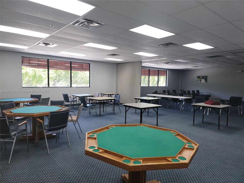 待售: $229,000 (2 贝兹, 2 浴室, 1170 平方英尺)