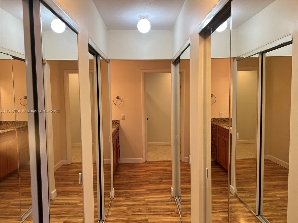 For Sale: $469,000 (2 beds, 2 baths, 1612 Square Feet)