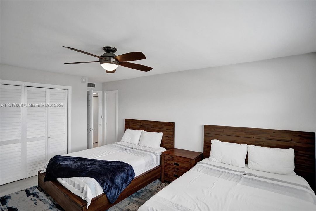 待售: $820,000 (2 贝兹, 2 浴室, 1350 平方英尺)