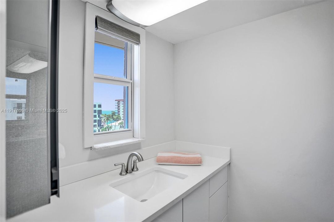 待售: $820,000 (2 贝兹, 2 浴室, 1350 平方英尺)