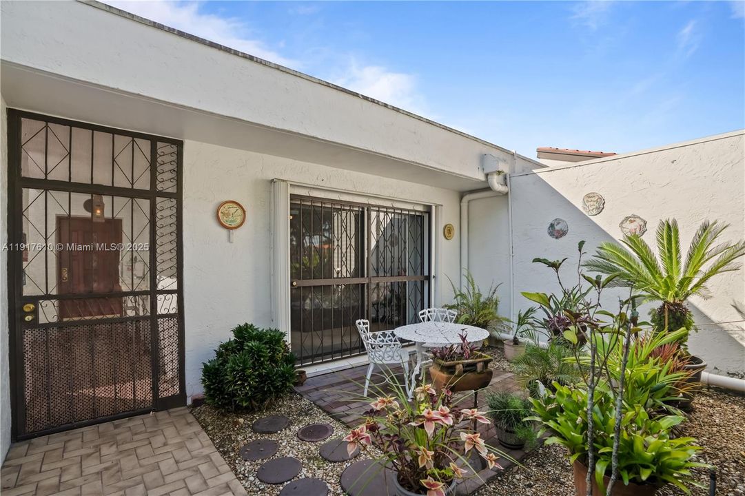 Active With Contract: $610,000 (3 beds, 2 baths, 2069 Square Feet)