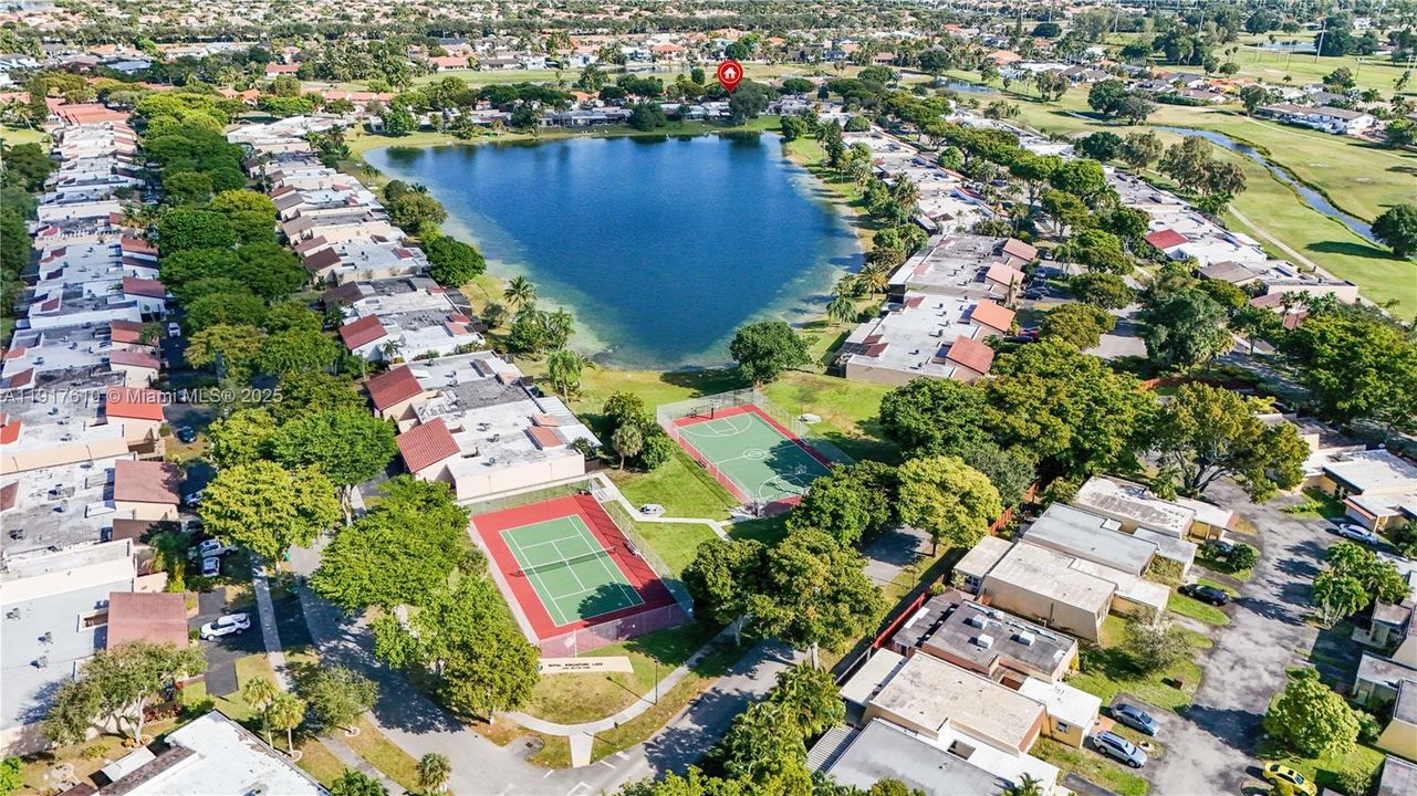 Golf Community with plenty of amenities