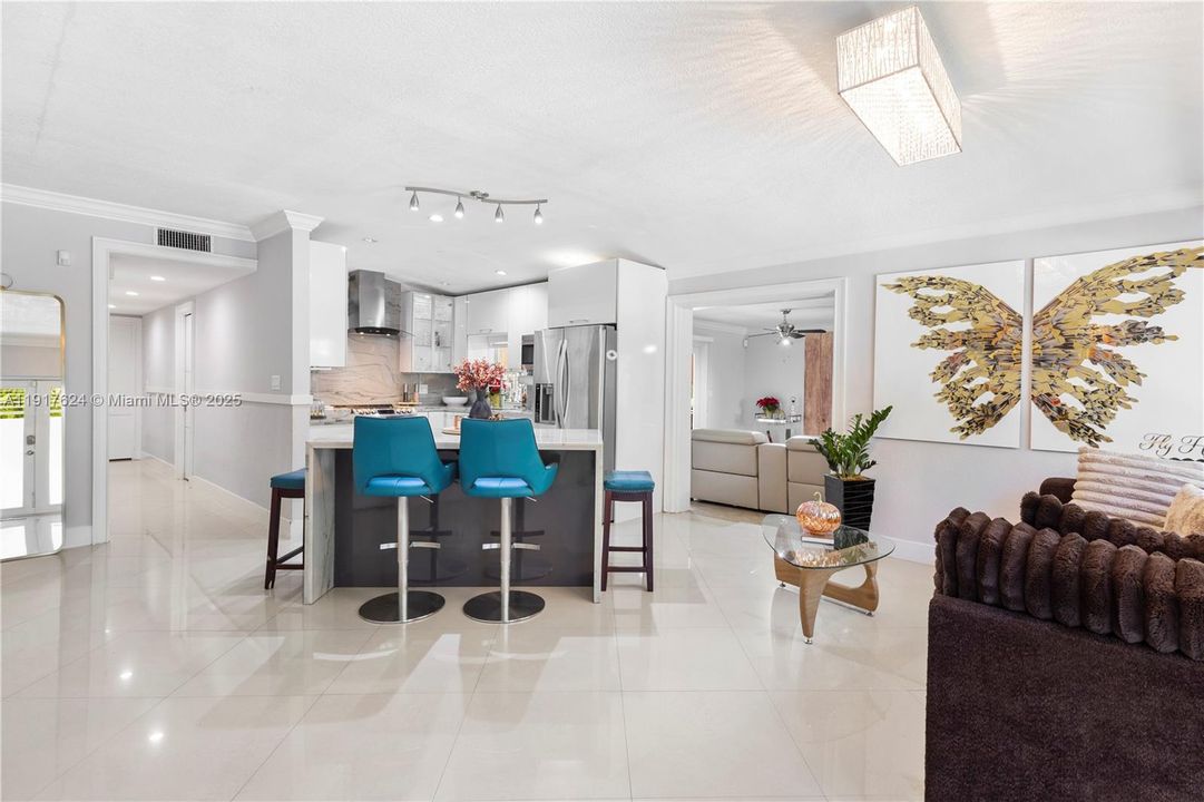 待售: $750,000 (5 贝兹, 3 浴室, 2564 平方英尺)