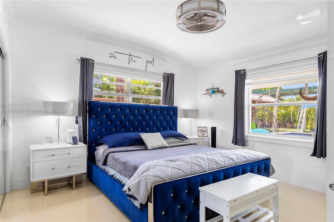 待售: $750,000 (5 贝兹, 3 浴室, 2564 平方英尺)