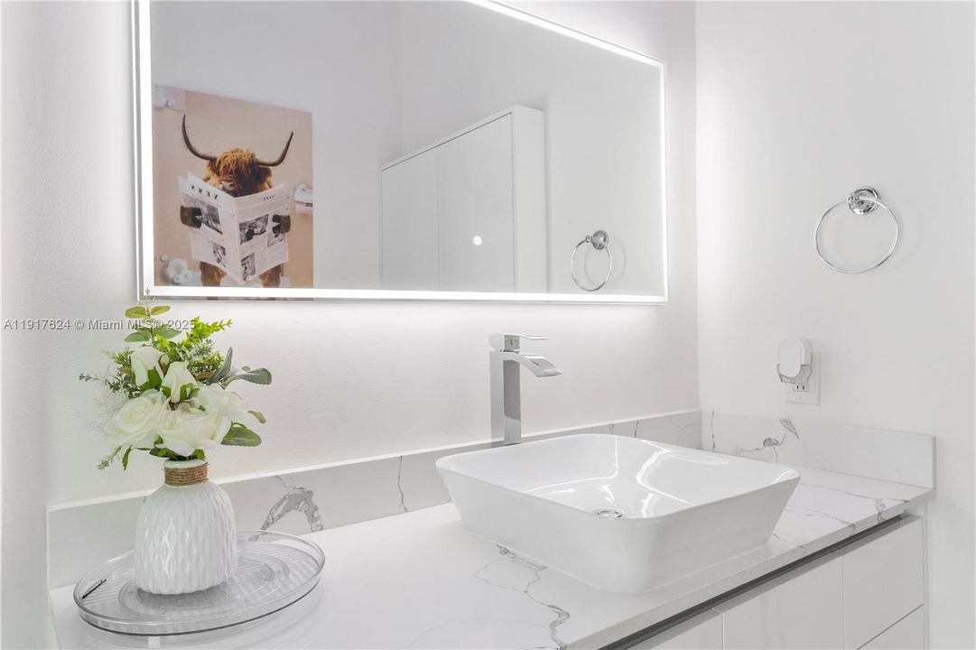 待售: $750,000 (5 贝兹, 3 浴室, 2564 平方英尺)