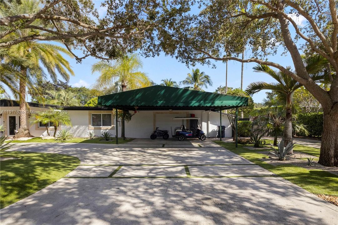 待售: $750,000 (5 贝兹, 3 浴室, 2564 平方英尺)