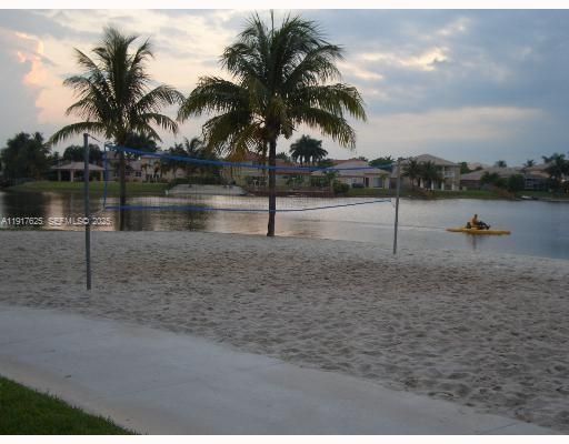 В аренду: $5,500 (4 спален, 2 ванн, 2011 Квадратных фут)