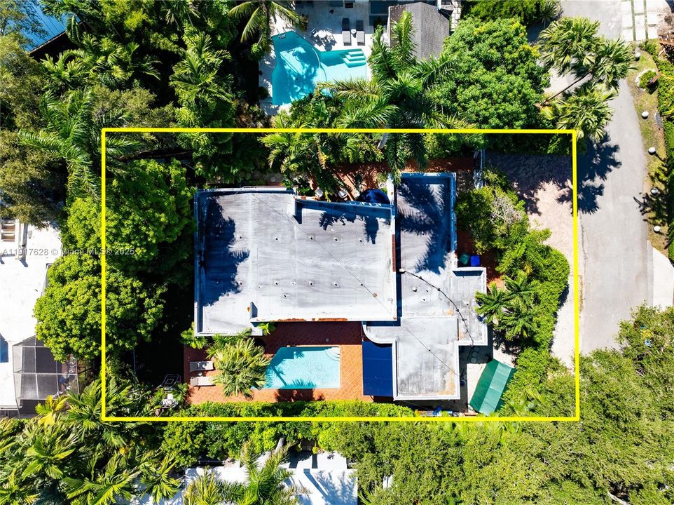 待售: $3,350,000 (0.19 acres)