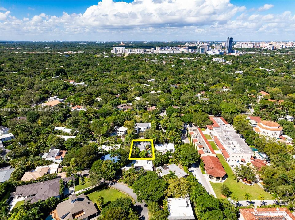 待售: $3,350,000 (0.19 acres)