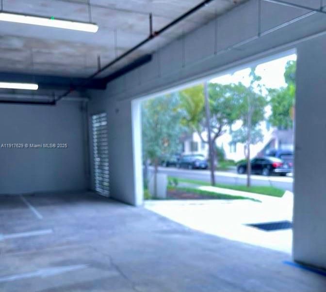 For Sale: $345,000 (1 beds, 1 baths, 677 Square Feet)