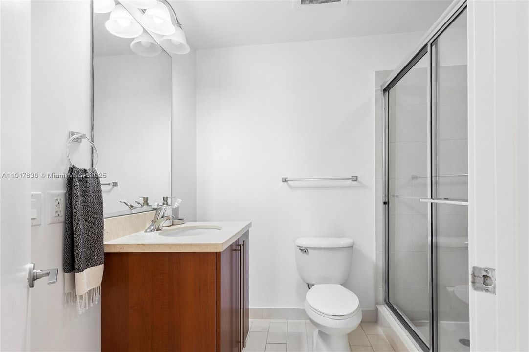 На продажу: $690,000 (2 спален, 2 ванн, 1099 Квадратных фут)