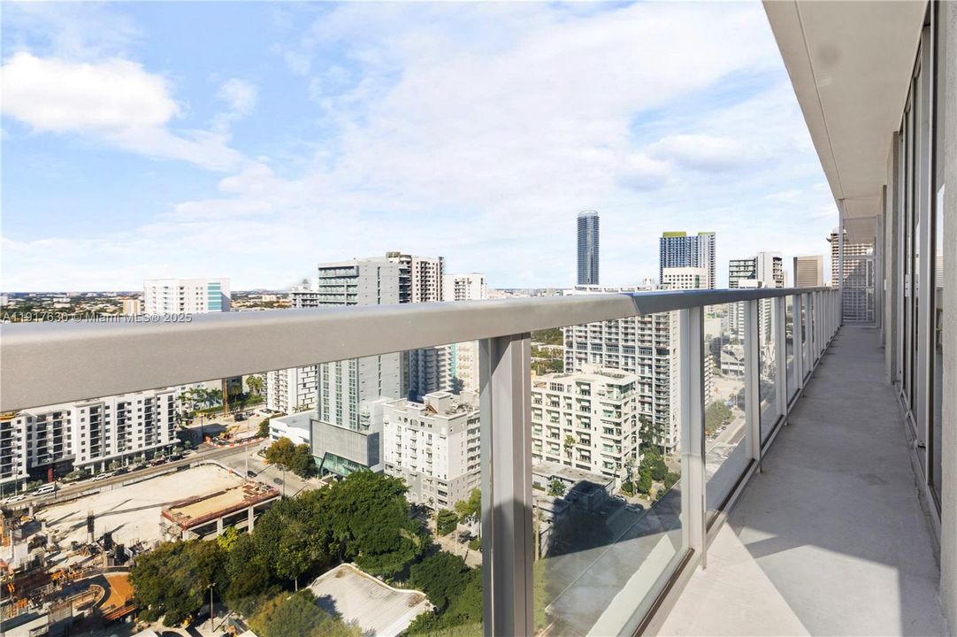 На продажу: $690,000 (2 спален, 2 ванн, 1099 Квадратных фут)