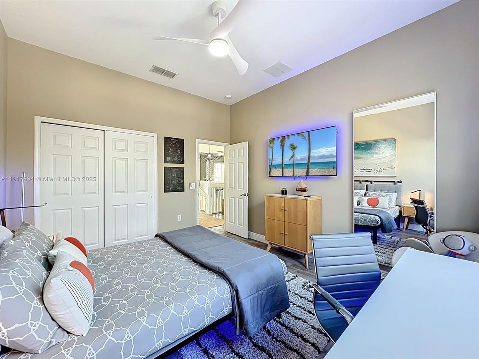 В аренду: $4,200 (5 спален, 3 ванн, 2804 Квадратных фут)