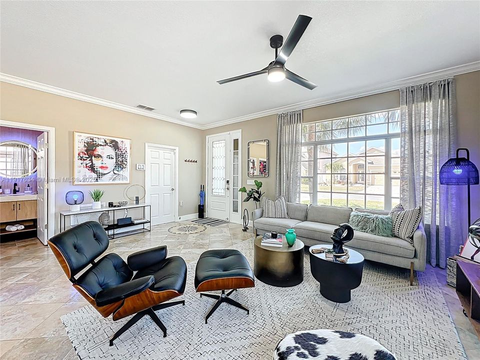 В аренду: $4,200 (5 спален, 3 ванн, 2804 Квадратных фут)