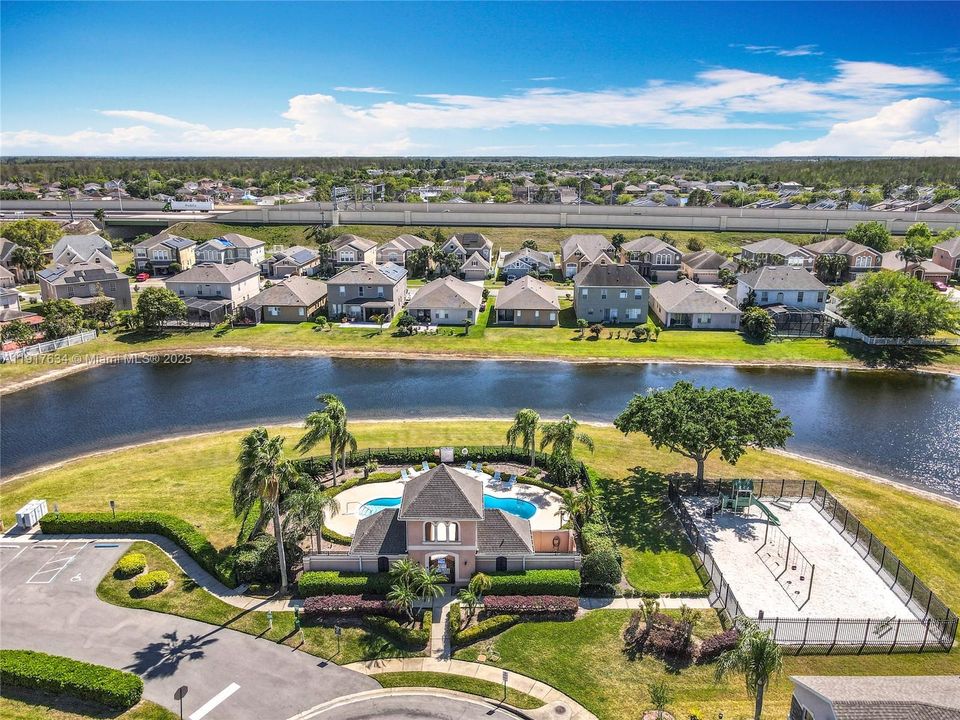 В аренду: $4,200 (5 спален, 3 ванн, 2804 Квадратных фут)