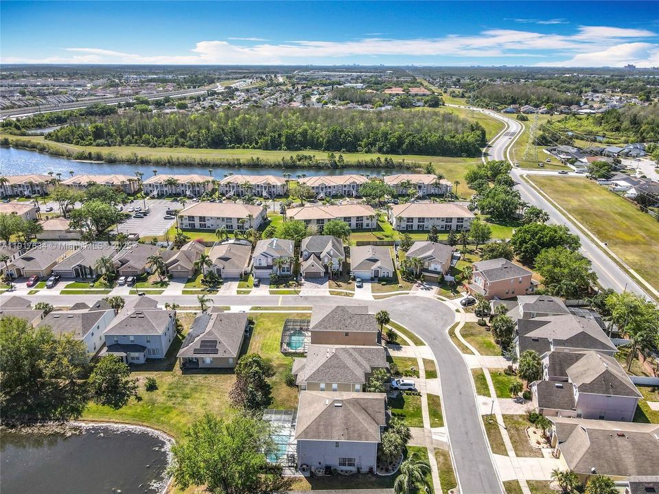 В аренду: $4,200 (5 спален, 3 ванн, 2804 Квадратных фут)