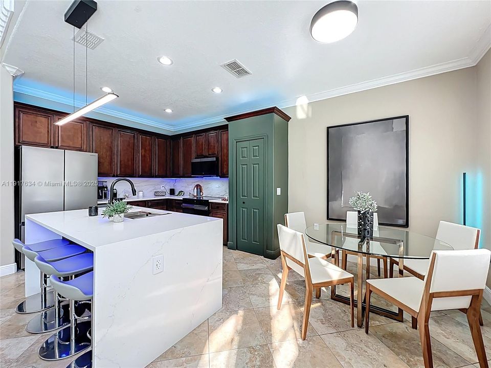 В аренду: $4,200 (5 спален, 3 ванн, 2804 Квадратных фут)