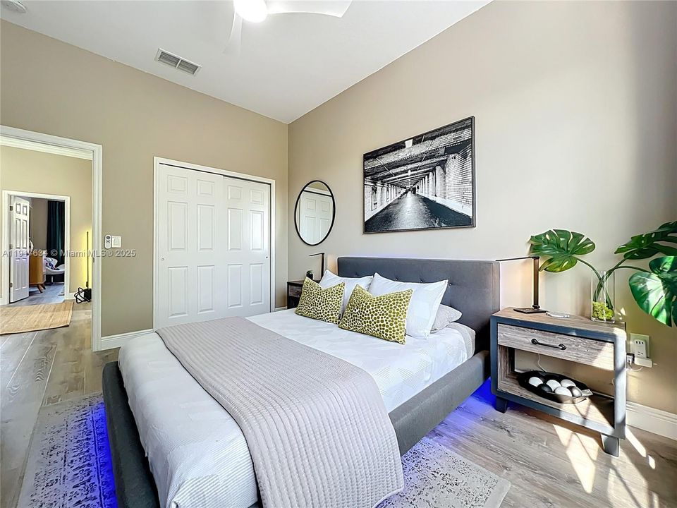 В аренду: $4,200 (5 спален, 3 ванн, 2804 Квадратных фут)