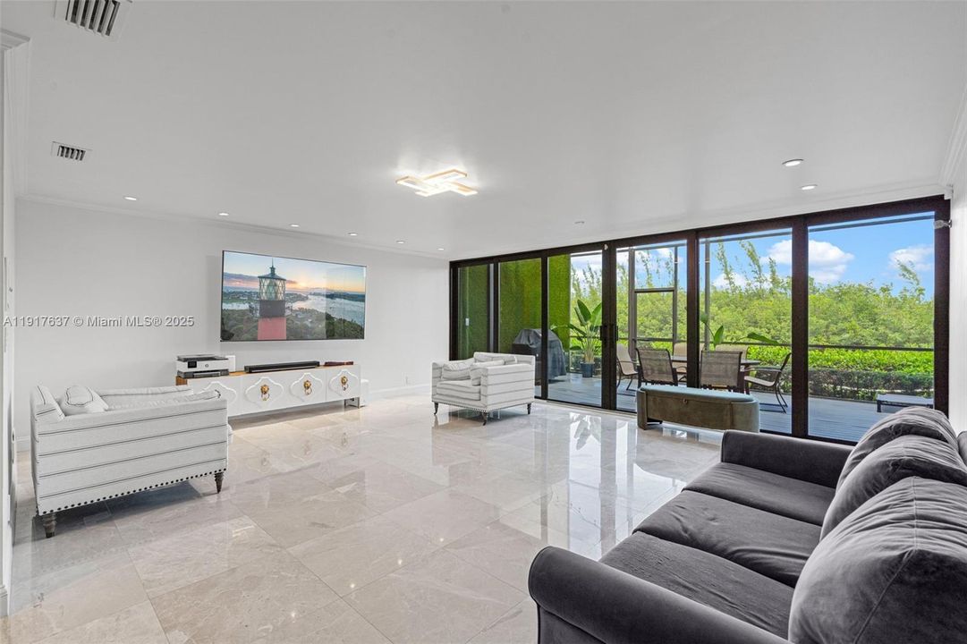 待售: $1,650,000 (2 贝兹, 2 浴室, 2651 平方英尺)