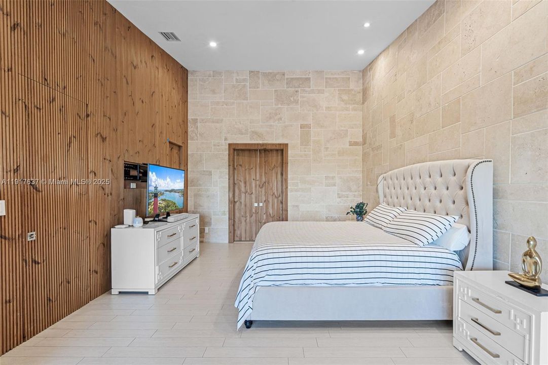 待售: $1,650,000 (2 贝兹, 2 浴室, 2651 平方英尺)