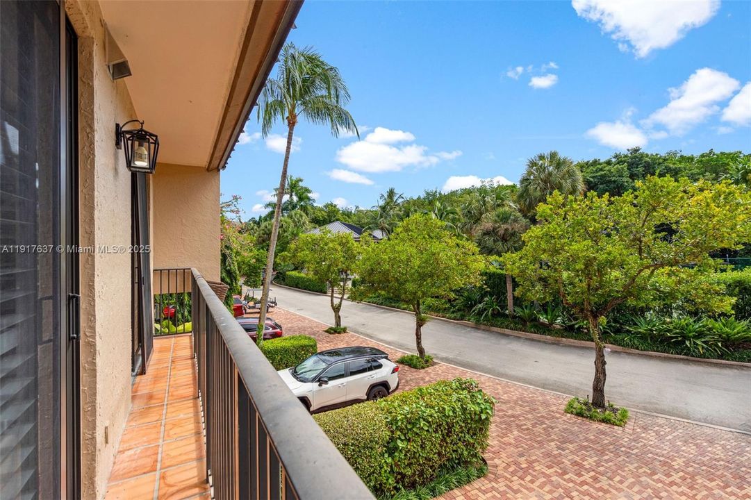 待售: $1,650,000 (2 贝兹, 2 浴室, 2651 平方英尺)