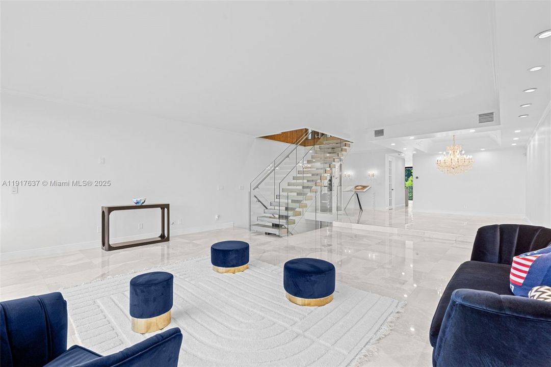 待售: $1,650,000 (2 贝兹, 2 浴室, 2651 平方英尺)