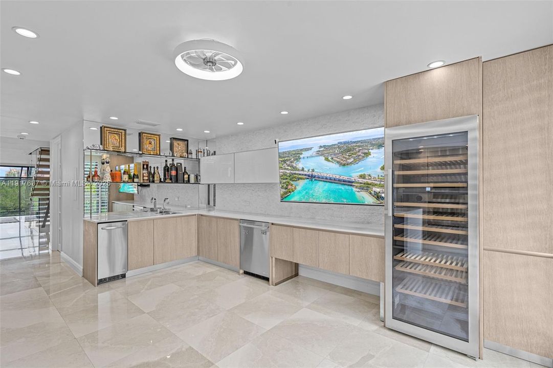 待售: $1,650,000 (2 贝兹, 2 浴室, 2651 平方英尺)