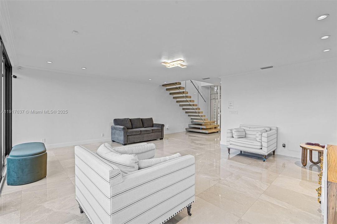 待售: $1,650,000 (2 贝兹, 2 浴室, 2651 平方英尺)