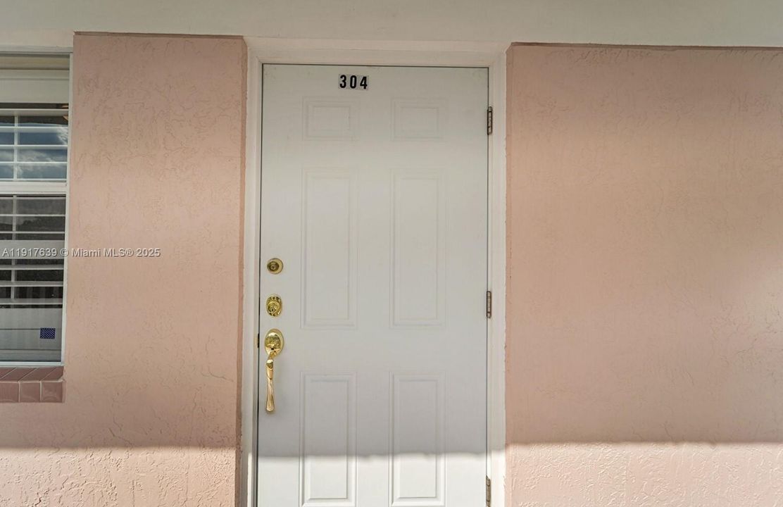 For Sale: $160,000 (2 beds, 2 baths, 1255 Square Feet)