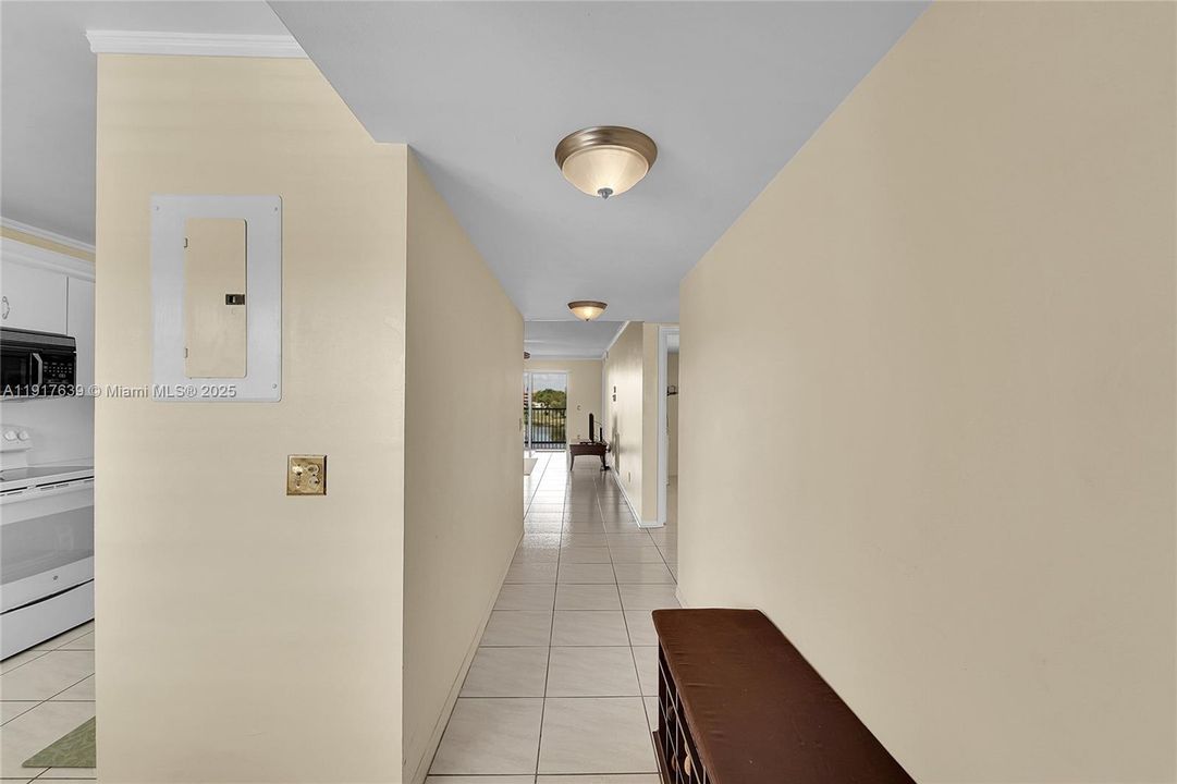 For Sale: $160,000 (2 beds, 2 baths, 1255 Square Feet)