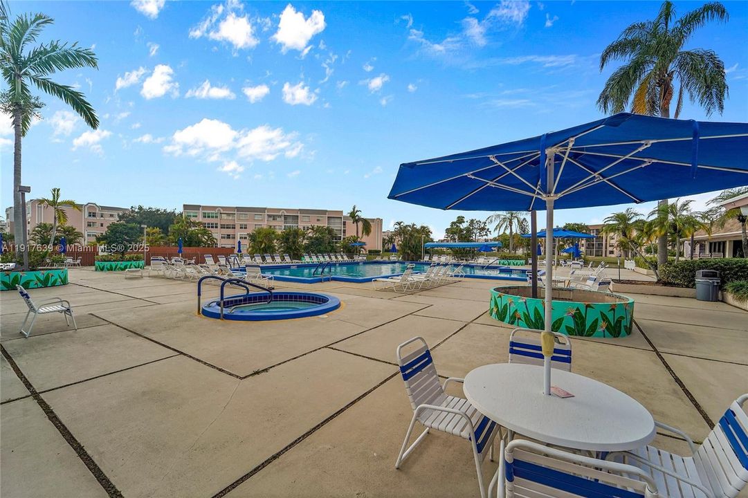 For Sale: $160,000 (2 beds, 2 baths, 1255 Square Feet)