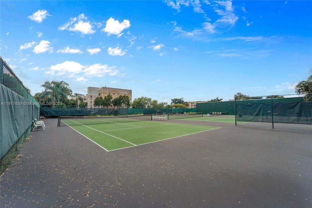 For Sale: $160,000 (2 beds, 2 baths, 1255 Square Feet)