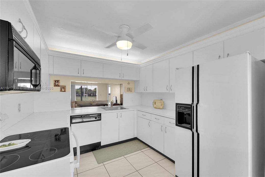 For Sale: $160,000 (2 beds, 2 baths, 1255 Square Feet)