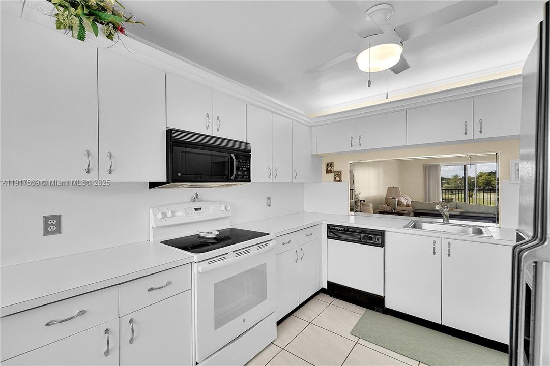 For Sale: $160,000 (2 beds, 2 baths, 1255 Square Feet)