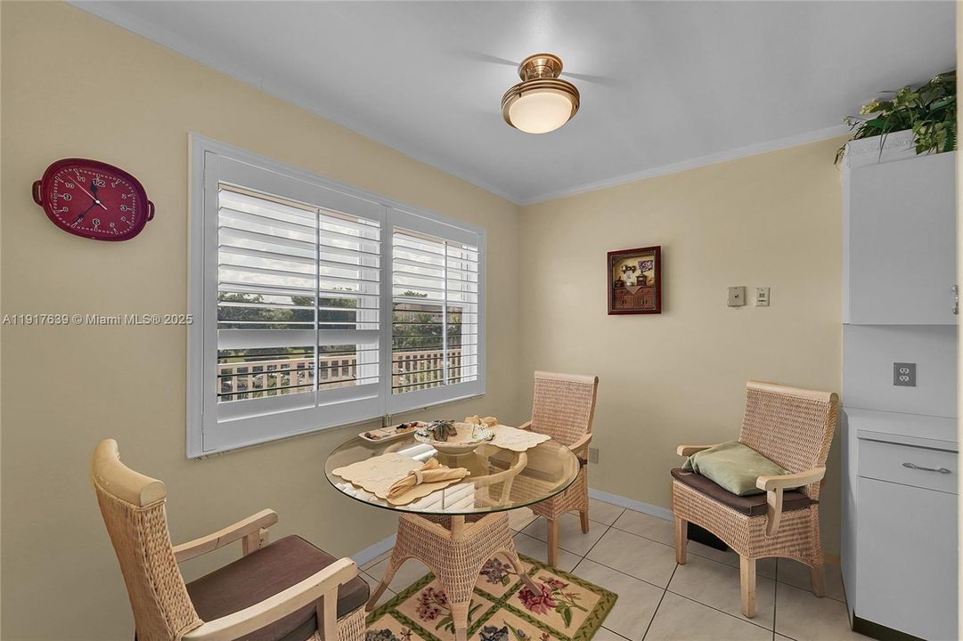 For Sale: $160,000 (2 beds, 2 baths, 1255 Square Feet)