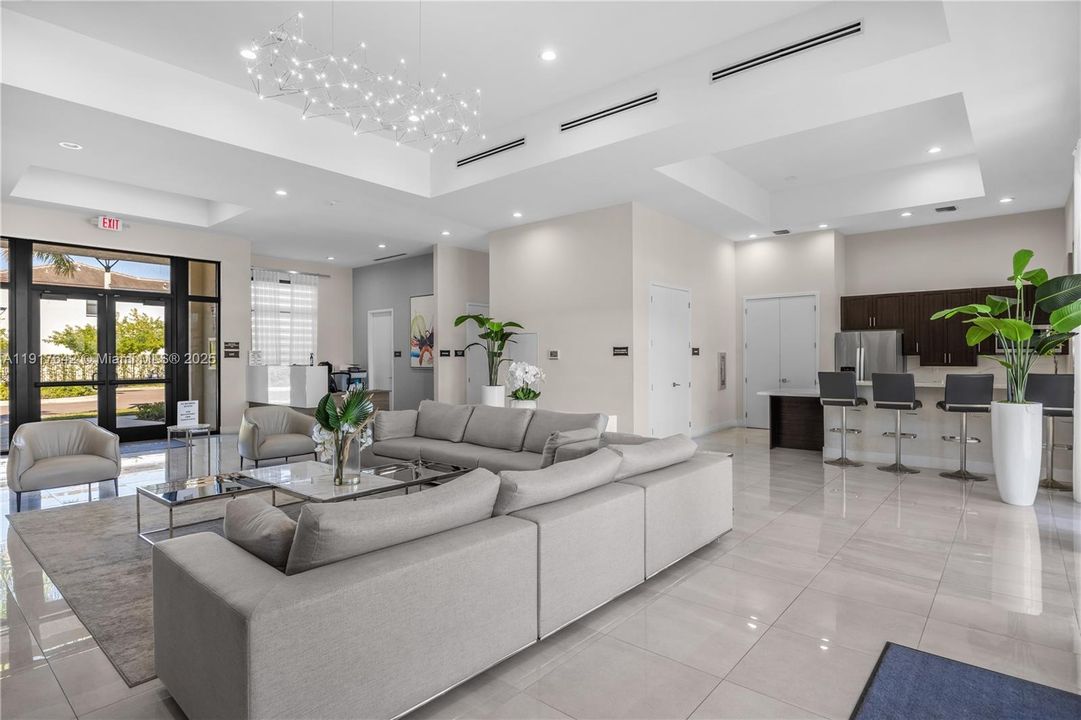 出租: $4,750 (3 贝兹, 2 浴室, 2385 平方英尺)